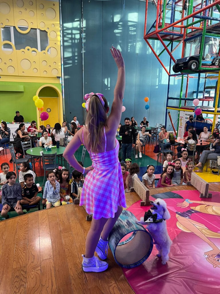 Show Liana y Sus Perritos Educados con Tematíca de Barbie