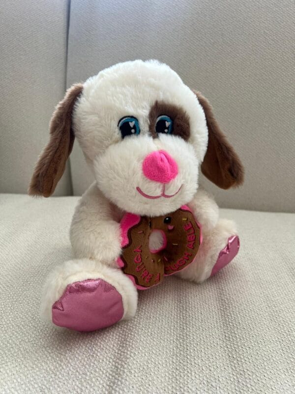 Peluche Perrito con Dona Decorativa (4) Peluche Perrito con Dona Decorativa