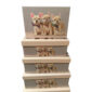 Cajas de regalo perrunas apiladas con diseño de bulldog francés, vista frontal